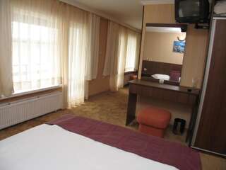 Отель Hotel Jagoda 88 София Трехместный номер с балконом-3